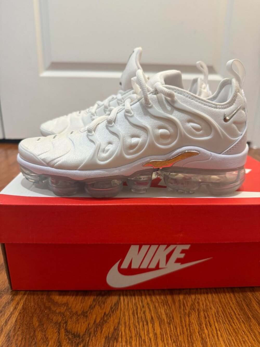 Nike Air VaporMax Plus White Women’s Sneakers Size 6 - Picture 2 of 7